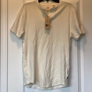 Men’s Levi shirt